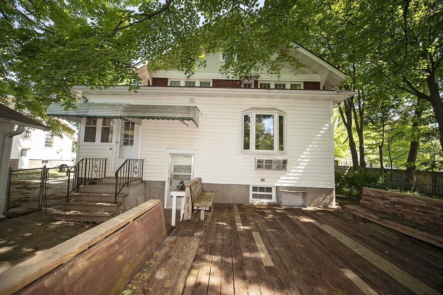 More Photos Of 1348 E Cherry St, Springfield Office For Lease