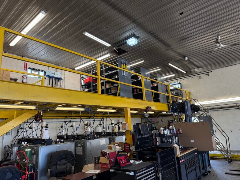 More Photos Of 4881 Pittsburgh Rd, Harrisville Light Distribution For Sale