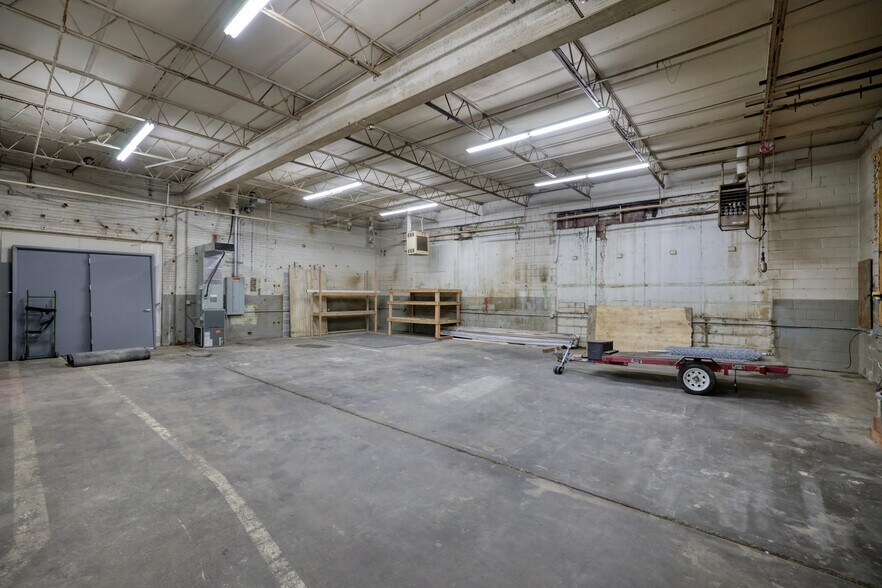 More Photos Of 8213 Gravois Rd, Affton Warehouse For Sale