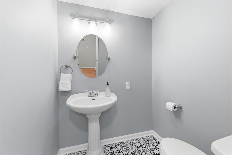 More Photos Of 149 Union Ave, Saratoga Springs Hospitality For Sale