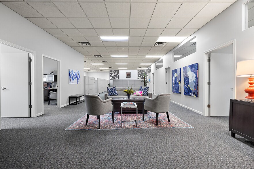 More Photos Of 20789 Harper Ave, Harper Woods Office For Sale