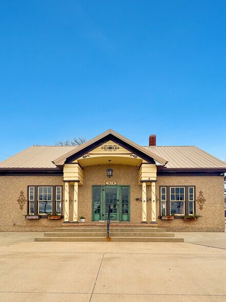 More Photos Of 319 Oklahoma Blvd, Alva Restaurant For Sale