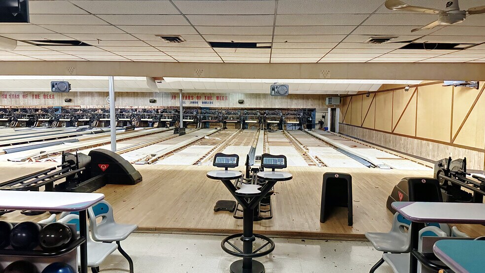 More Photos Of 1220 Long Run Rd, White Oak Bowling Alley For Sale