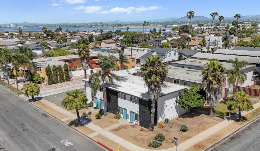 More Photos Of 595 7th St, Imperial Beach Apartments For Sale