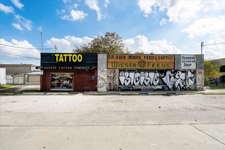 More Photos Of 5241 N Lamar Blvd, Austin Restaurant For Sale