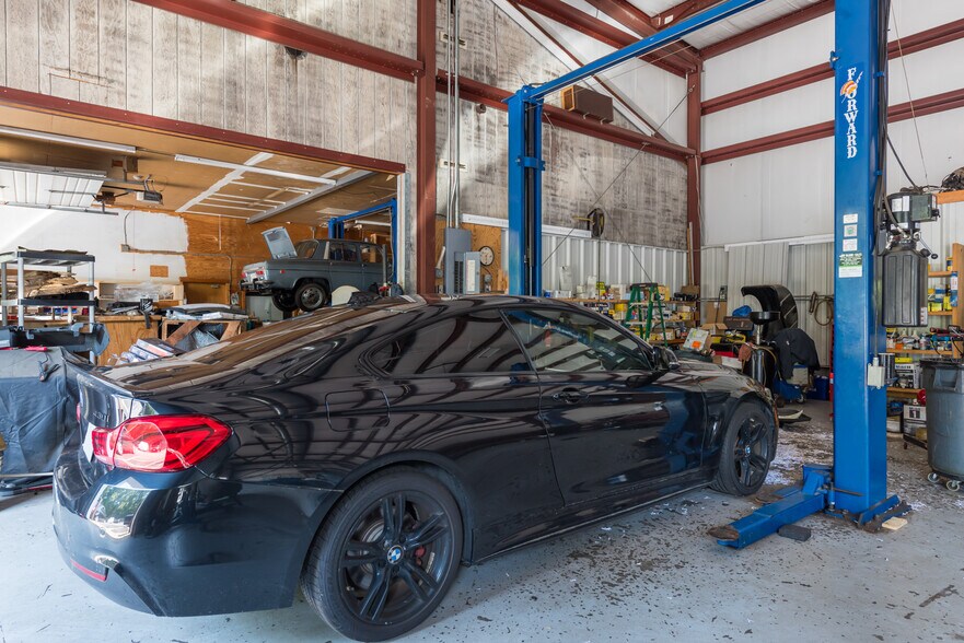 More Photos Of 7 Colonel Dr, Bourne Auto Repair For Sale