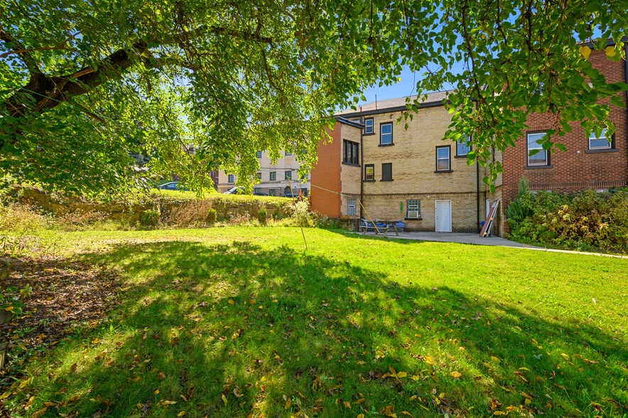 More Photos Of 815 McClure St, Munhall Apartments For Sale