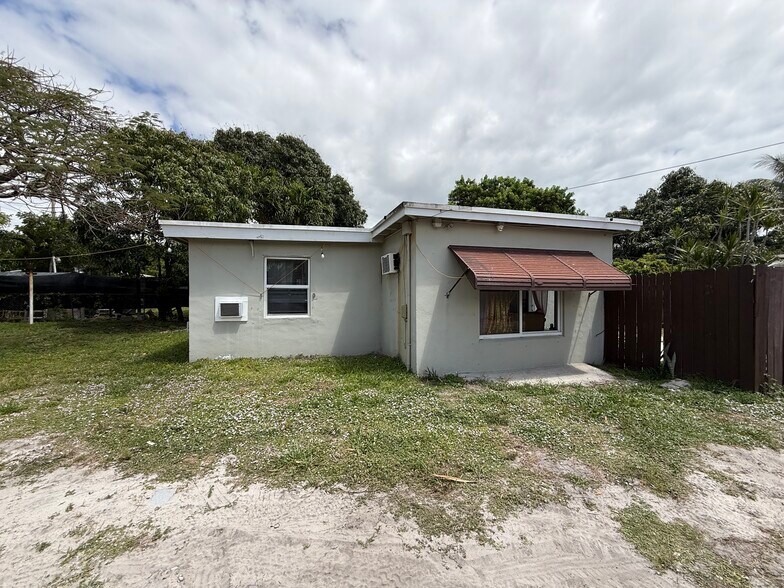 More Photos Of 2331 Hayes St, Hollywood Apartments For Sale