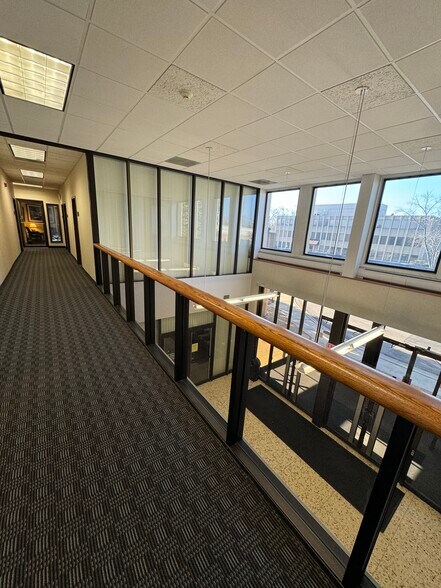 More Photos Of 121 S Wilke Rd, Arlington Heights Medical For Lease