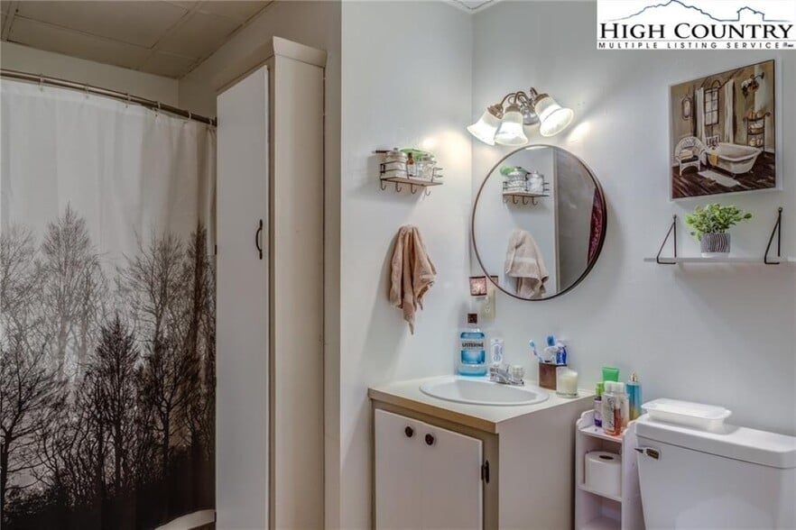 More Photos Of 71 E Cheek St, Sparta Apartments For Sale