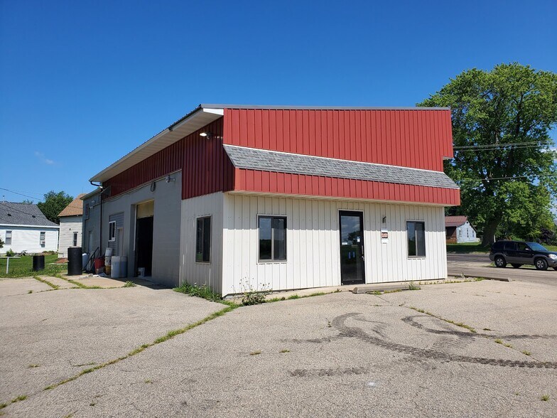 More Photos Of 243 Spring St, Highland Carwash For Lease