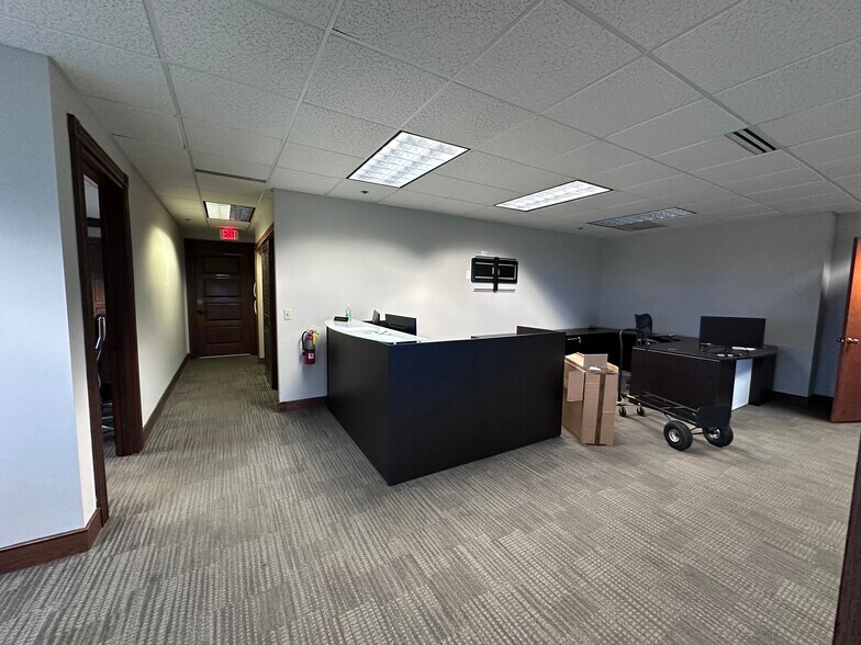 More Photos Of 18501 Murdock Cir, Port Charlotte Medical For Lease