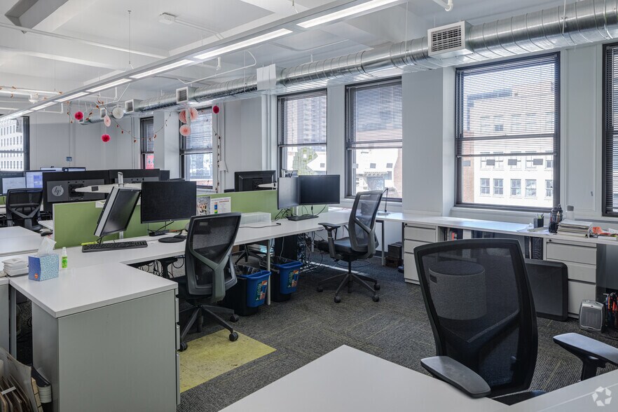 More Photos Of 820 16th St, Denver Office For Sale