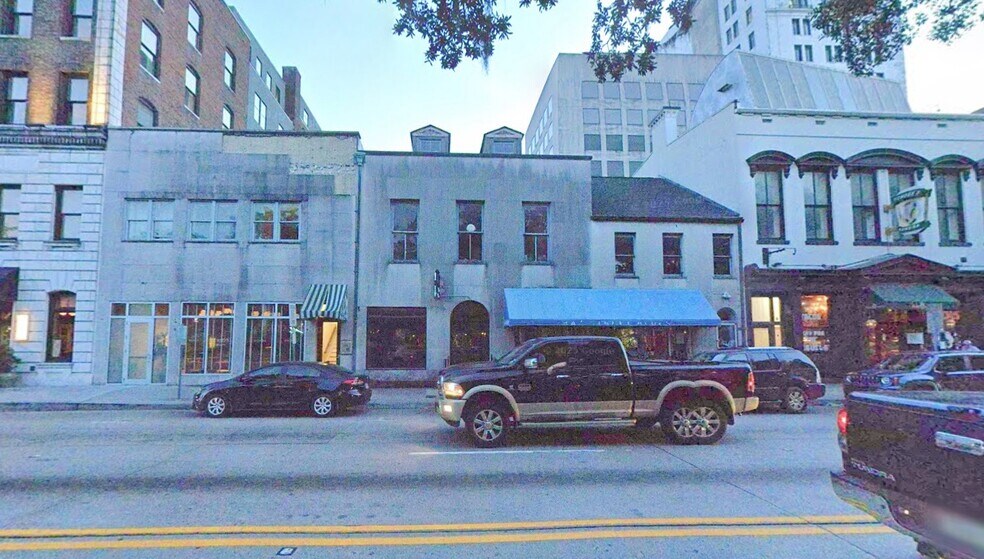 More Photos Of 15 & 19 E Bay St, Savannah General Retail For Sale