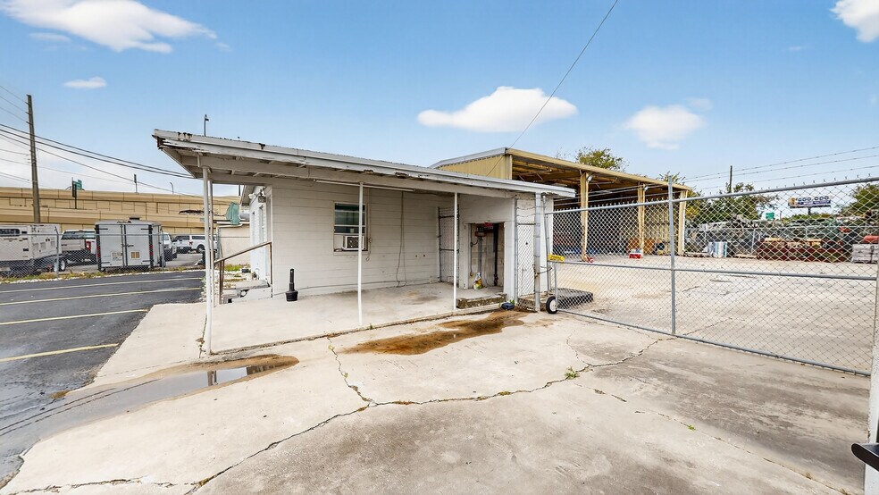 More Photos Of 515-519 18th St, Orlando Warehouse For Lease