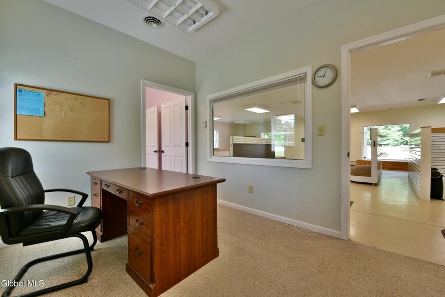 More Photos Of 410 Ridge Rd, Broadalbin Freestanding For Sale