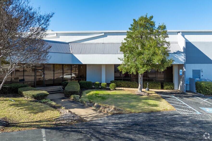 More Photos Of 4403-4467 Delp St, Memphis Distribution For Lease