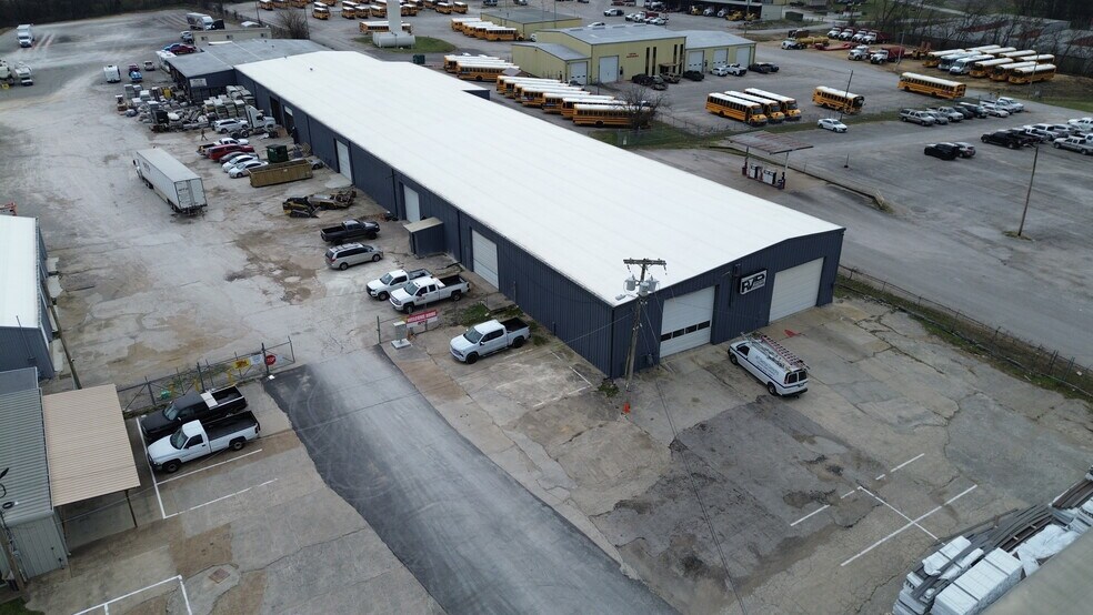 More Photos Of 1230 Industrial Park Rd, Columbia Warehouse For Lease