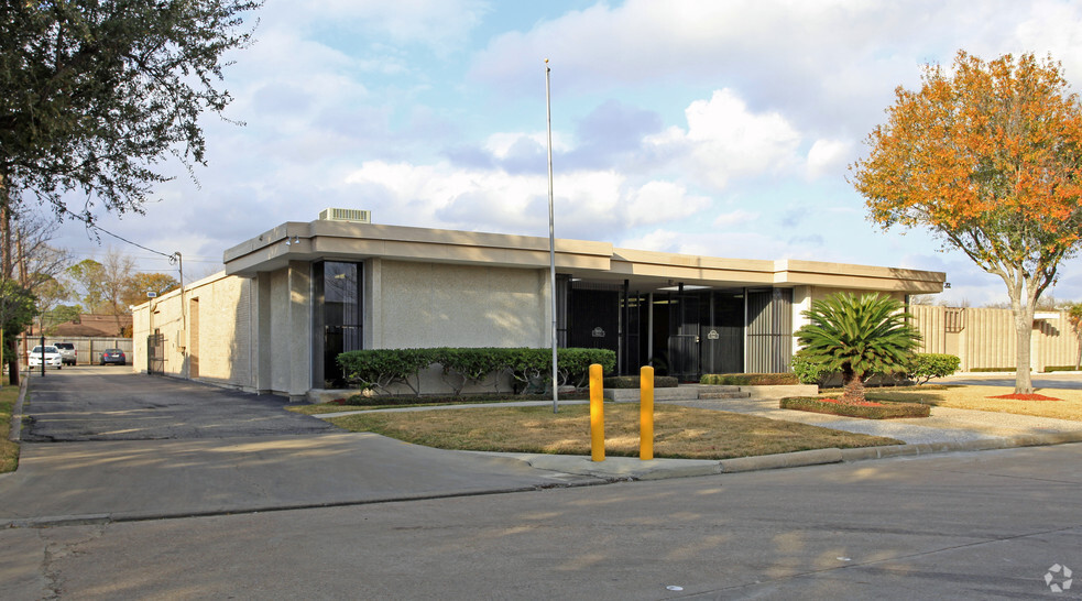 Primary Photo Of 8020 Westglen Dr, Houston Office For Lease