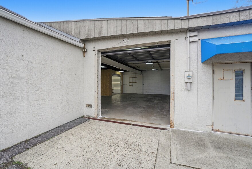 More Photos Of 546 Brehl Ave, Columbus Showroom For Lease