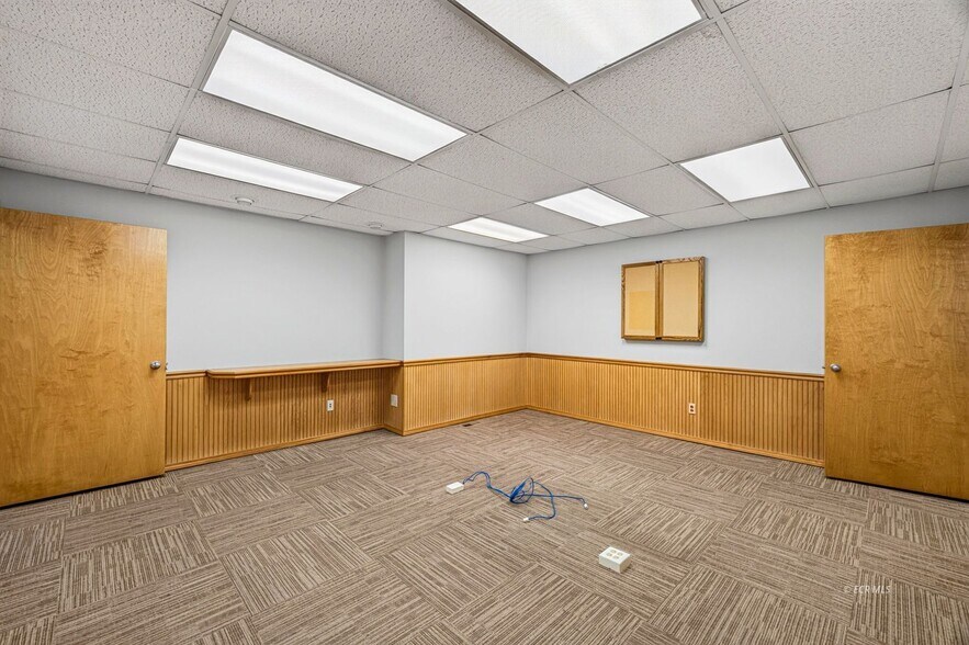 More Photos Of 975 5th St, Elko Office For Lease