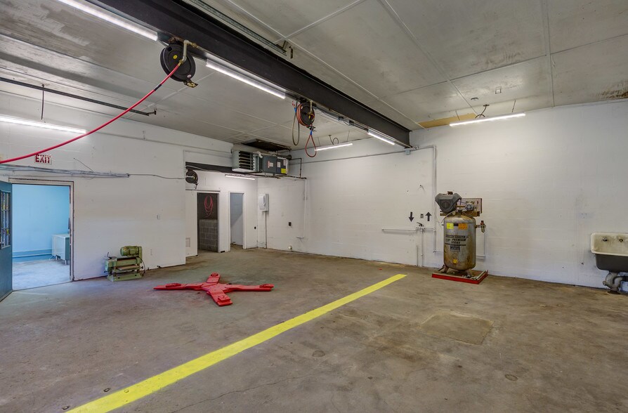 1120 Openwood St, Vicksburg, MS 39183 Auto Repair For Sale