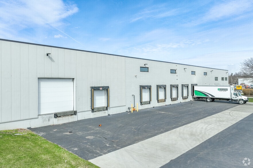 More Photos Of 12007 Smith Dr, Huntley Manufacturing For Sale