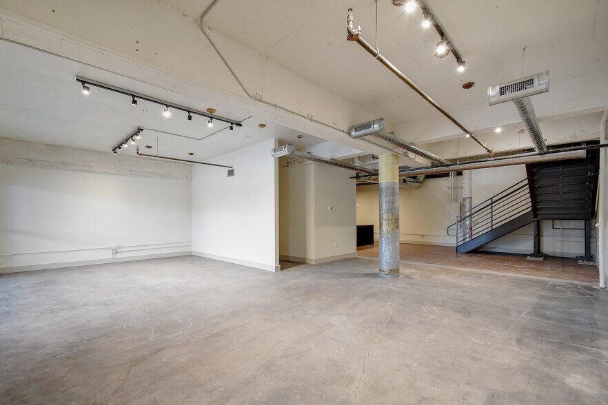More Photos Of 215 Coca Cola Pl, San Antonio Apartments For Lease