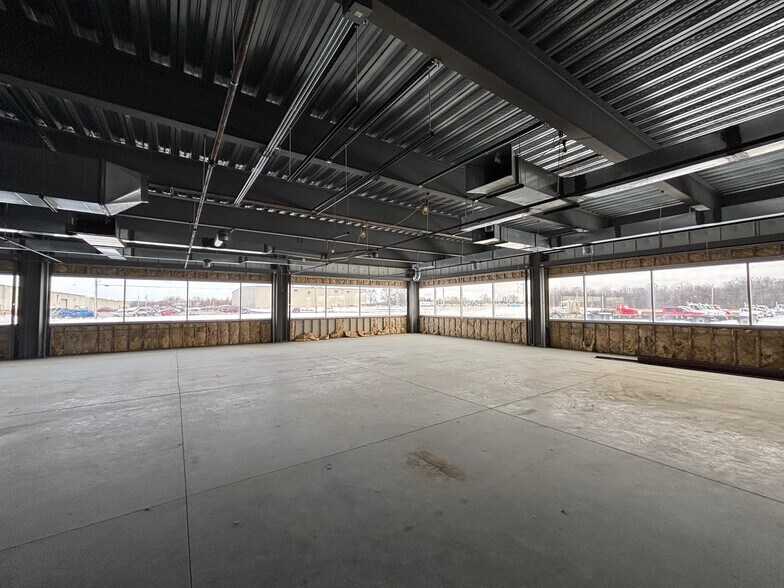 More Photos Of 1300 Freese Works Pl, Galion Loft Creative Space For Lease