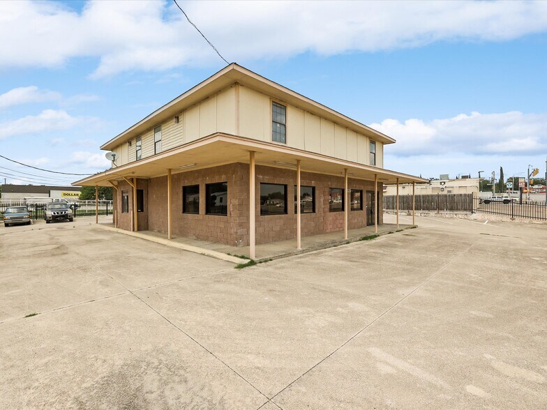 More Photos Of 1201 E Long Ave, Fort Worth General Retail For Sale