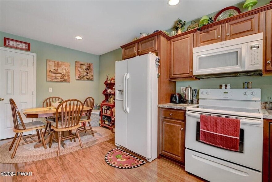 More Photos Of 186 Ledgedale Rd, Lake Ariel Apartments For Sale