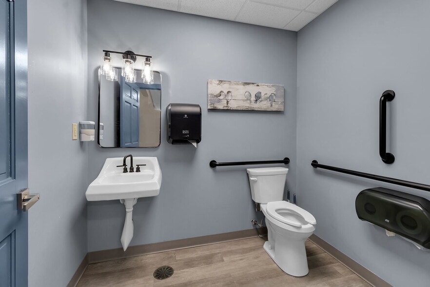 More Photos Of 4233-4227 Maple Rd, Buffalo Medical For Sale