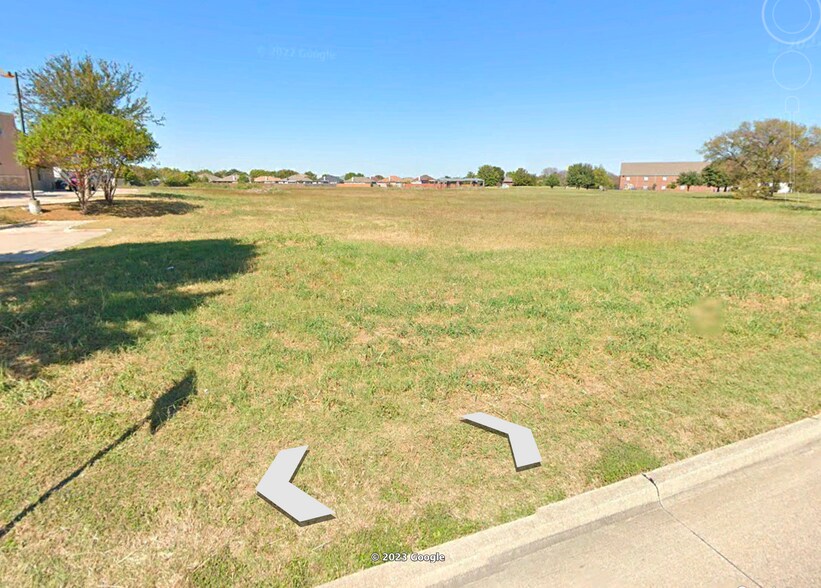 More Photos Of 2021 SE Green Oaks Blvd, Arlington Land For Sale