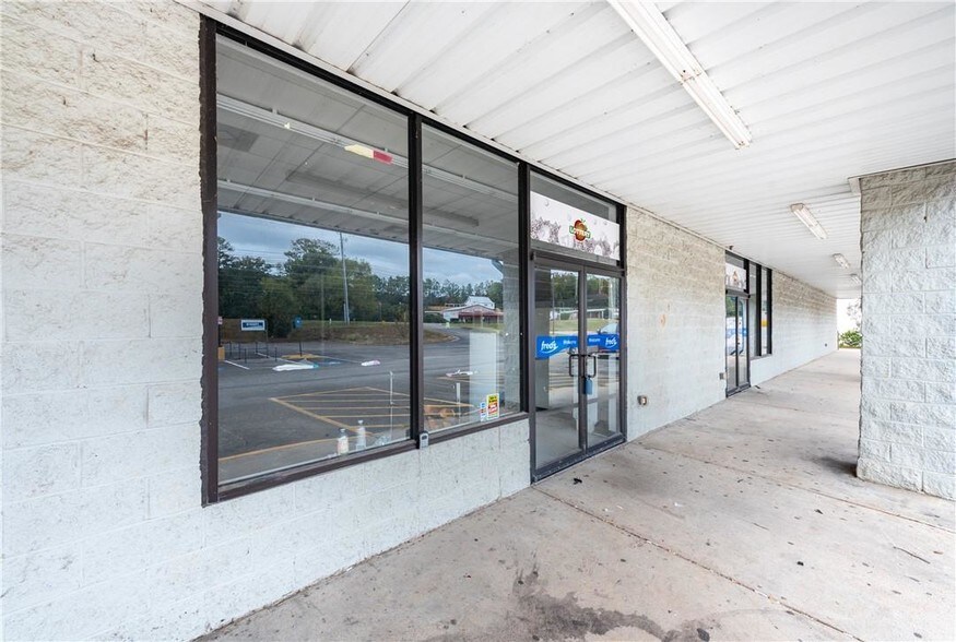 More Photos Of 970 E Church St, Jasper Freestanding For Sale