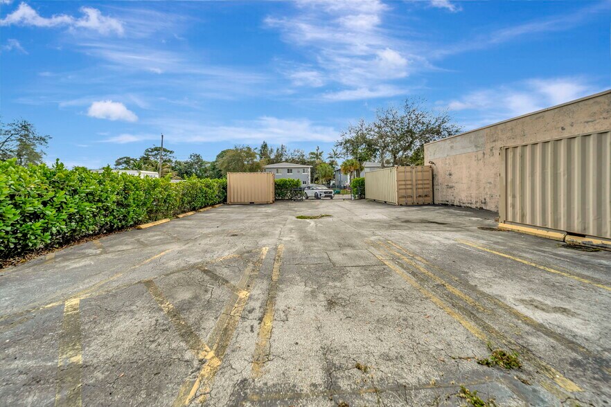 More Photos Of 67 NW 166th St, North Miami Beach Warehouse For Sale