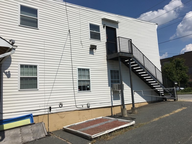 More Photos Of 3430 S Hanover St, Baltimore Flex For Lease