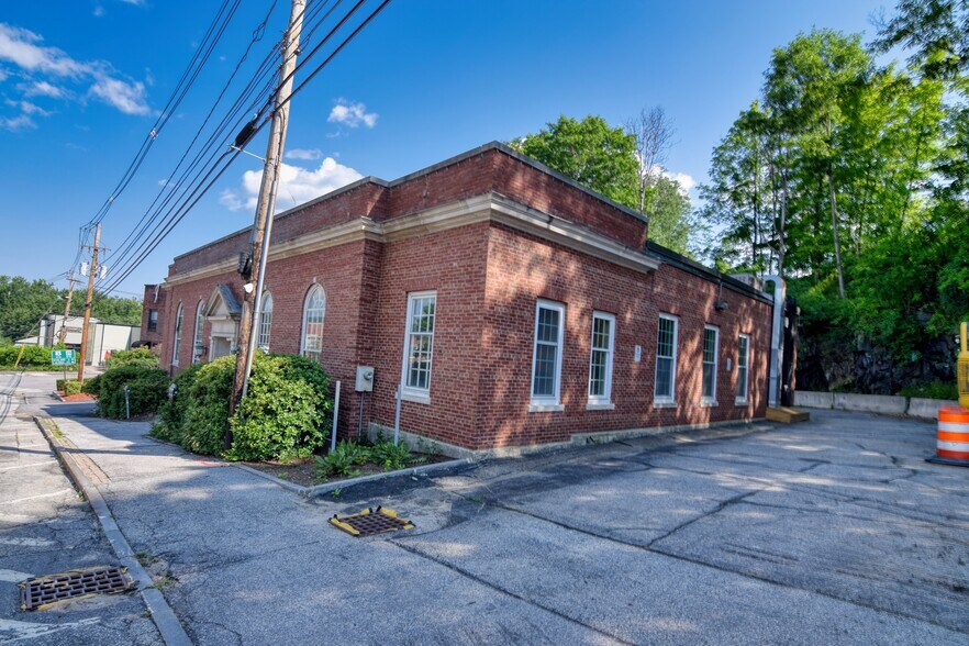More Photos Of 3 Highland St, Plymouth Bank For Sale