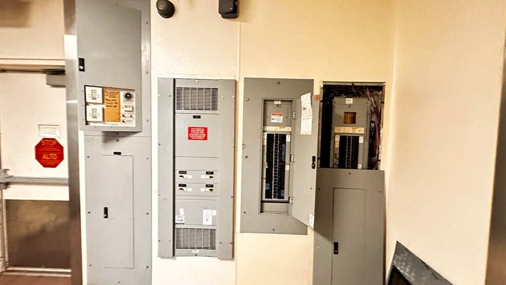 More Photos Of 34528 N Highway 45, Third Lake Fast Food For Lease