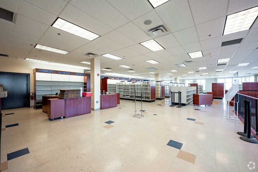 More Photos Of 22 N 5th St, Terre Haute Office For Lease