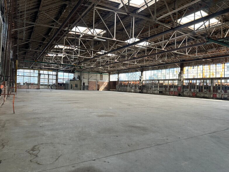 More Photos Of 2635-2717 Peralta St, Oakland Warehouse For Lease