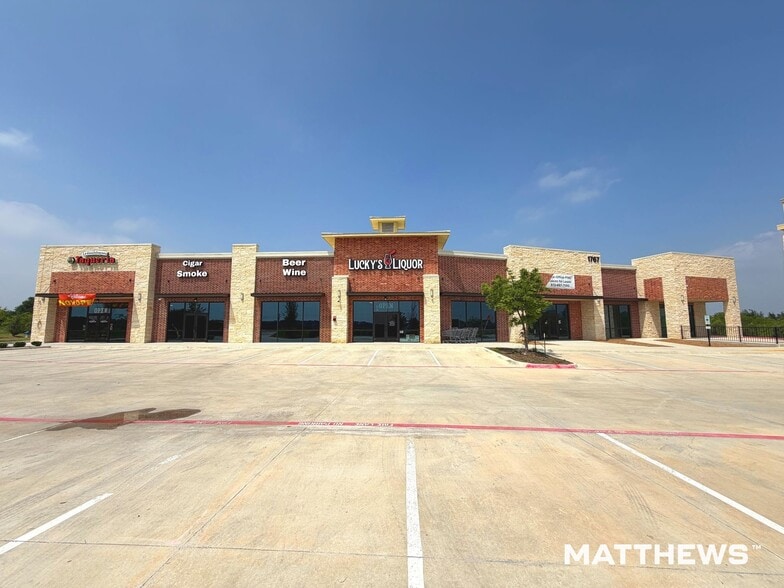 Primary Photo Of 1767 Old State Highway 24, Little Elm Restaurant For Lease