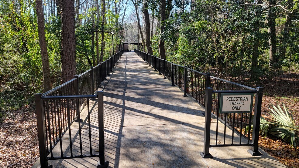 More Photos Of 2301 Park Ave, Orange Park Office For Sale