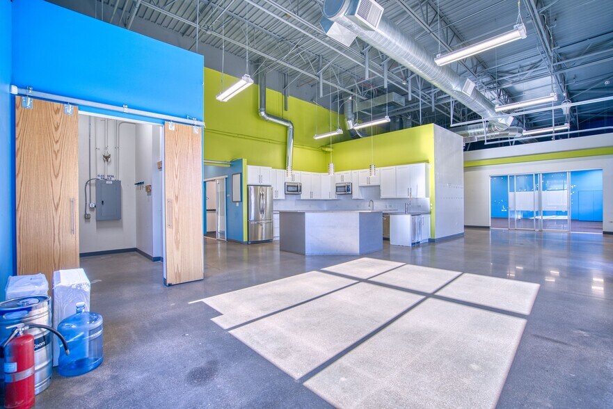 Primary Photo Of 590 Burbank St, Broomfield Flex For Lease