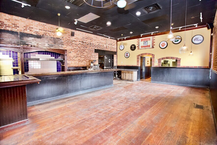 More Photos Of 198 Ezell St, Spartanburg Restaurant For Lease