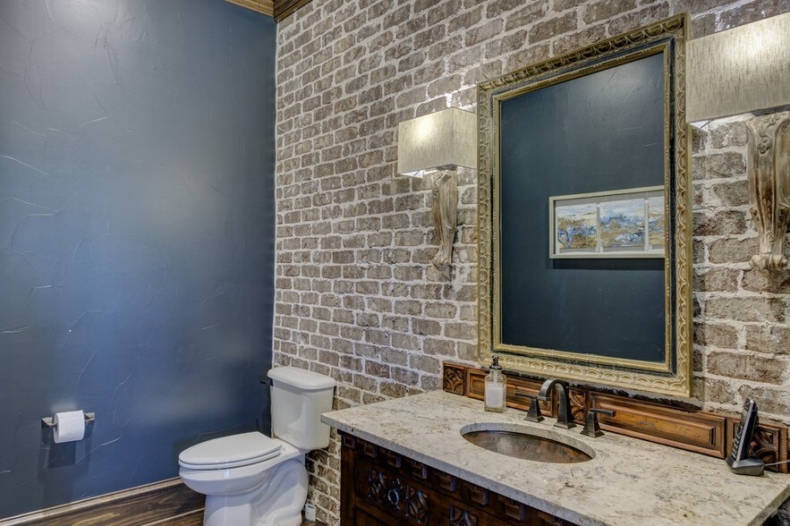 More Photos Of 6115 New Copeland Rd, Tyler Medical For Sale