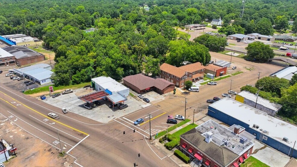 More Photos Of 148 W Green St, Hazlehurst Office For Sale