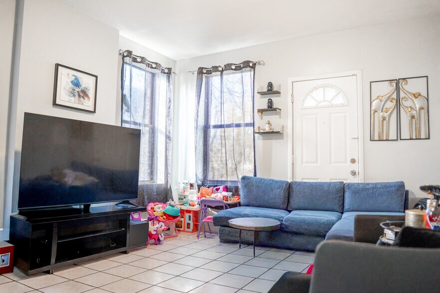 More Photos Of 279 S Broadway, Yonkers Apartments For Sale