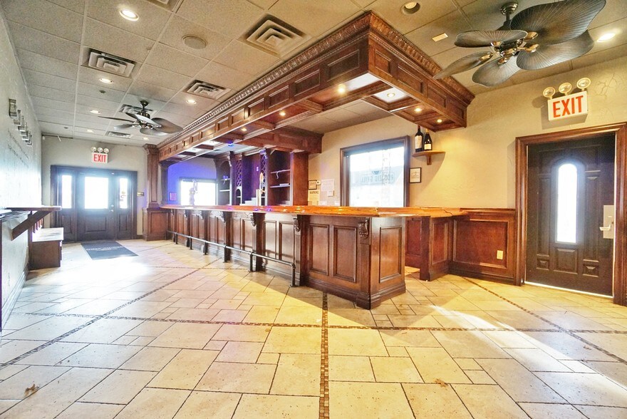 More Photos Of 35 Androvette St, Staten Island Storefront Retail Residential For Lease