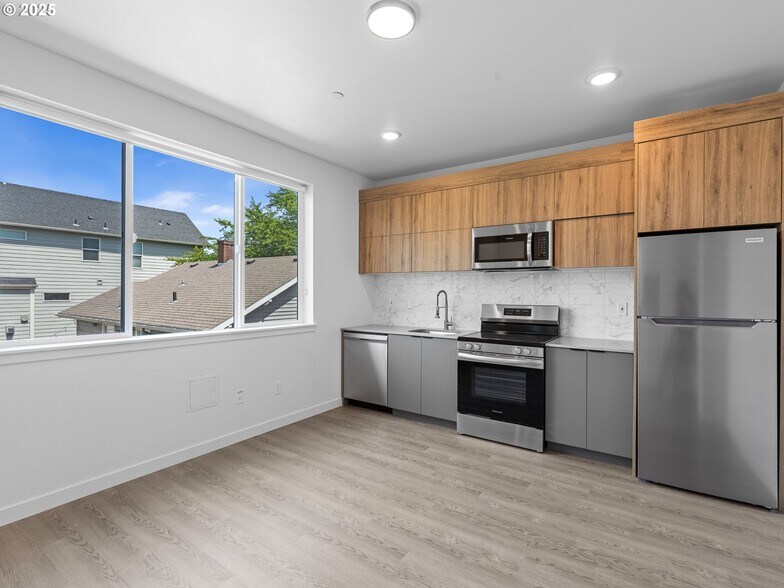 More Photos Of 11 NE 55th Ave, Portland Apartments For Sale