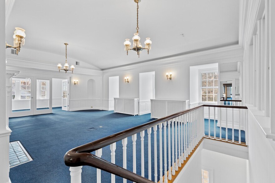 More Photos Of 31 N Main St, Essex Medical For Lease
